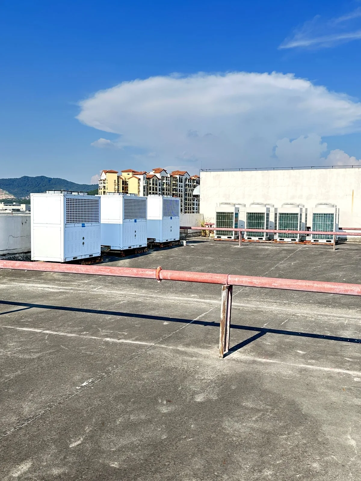 屋面成排风冷模块机组安装 · 多台并联组网与整机调试 现场记录 4